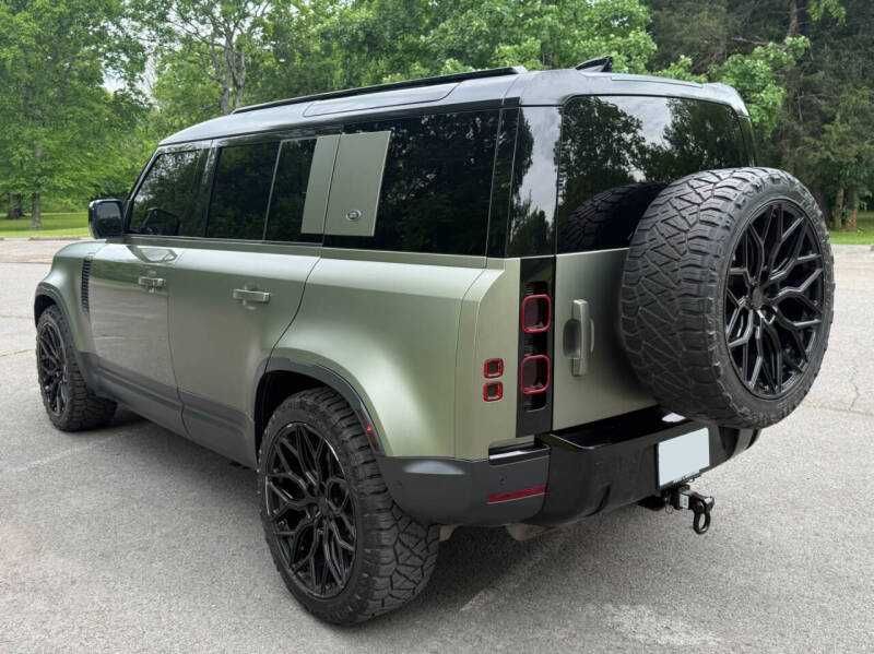 2020 Land Rover Defender 110 SE