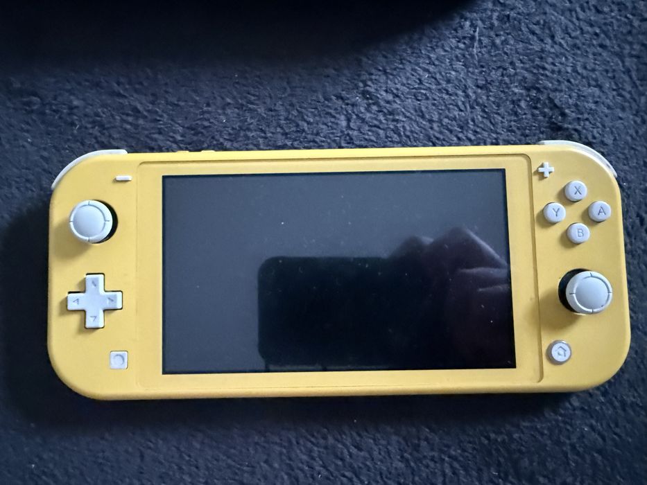 Nintendo Switch lite żółty
