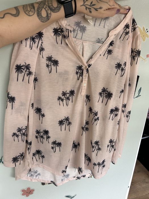 Pudrowa bluzka w palmy H&M 34