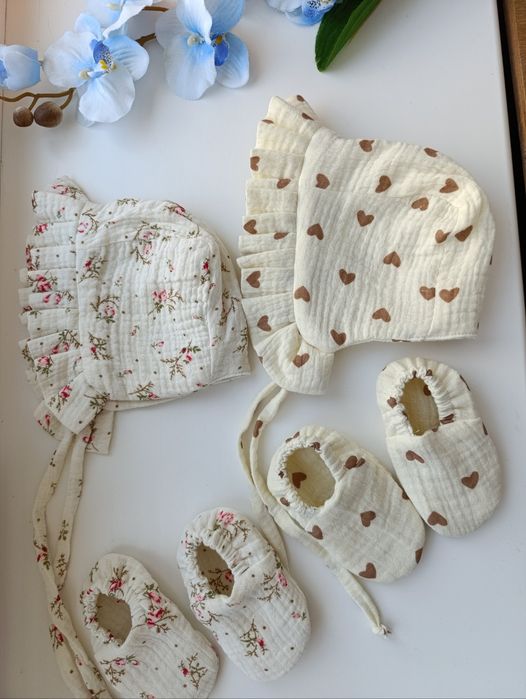 Шапочка  чепчик  для новонароджених шапка на виписку