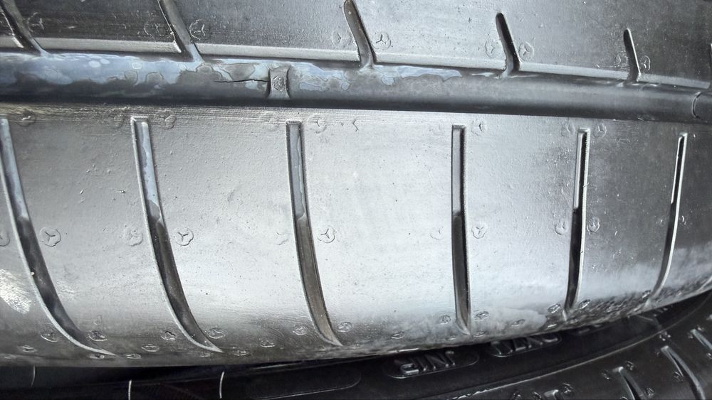 275/30/20-245/35/20 Goodyear