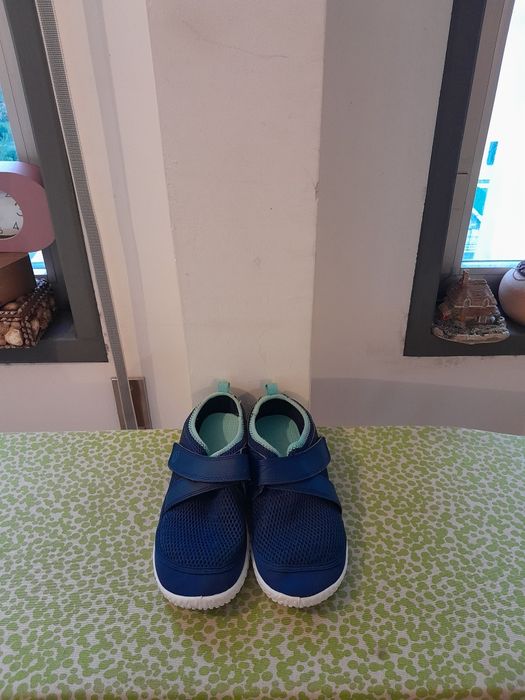 Vendo Calçado Aquático Subea DECATHLON muito bonito como novo