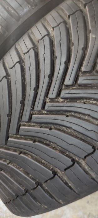 Pneus 215/40/18 Bridgestone semi novos