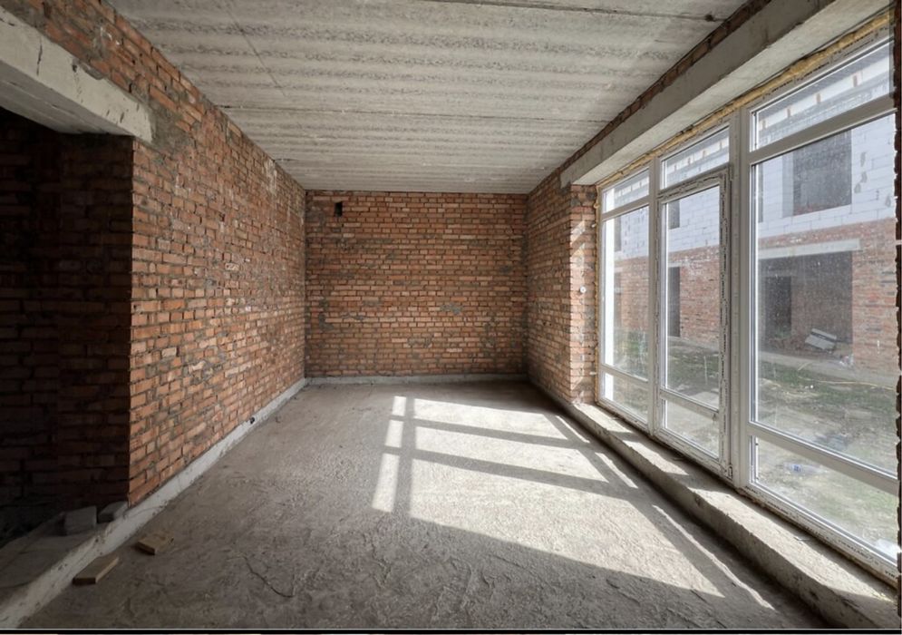 Продам сучасний таунхаус з гаражем