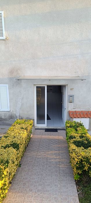 Alugar apartamento T1 convertido em T2+1