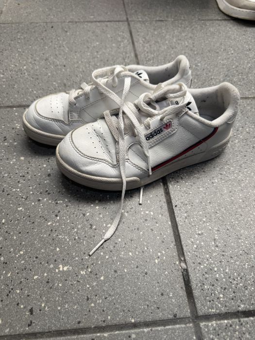 Sapatilha Adidas Continental