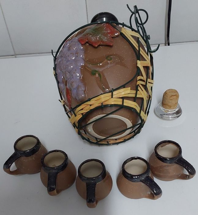 JARRO COLECÇÃO com MINI CANECAS,PEÇA DECORATIVA ou USO. Casa Sala Cozinha Quarto Bar Restauração.
