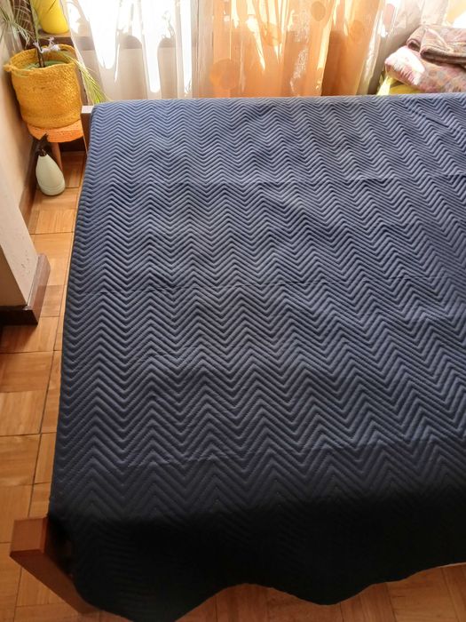 Colcha para cama de casal em poliester (200cm por 250cm)