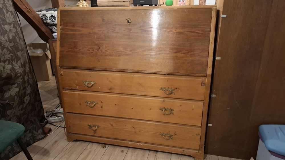 Sekretarzyk drewniany