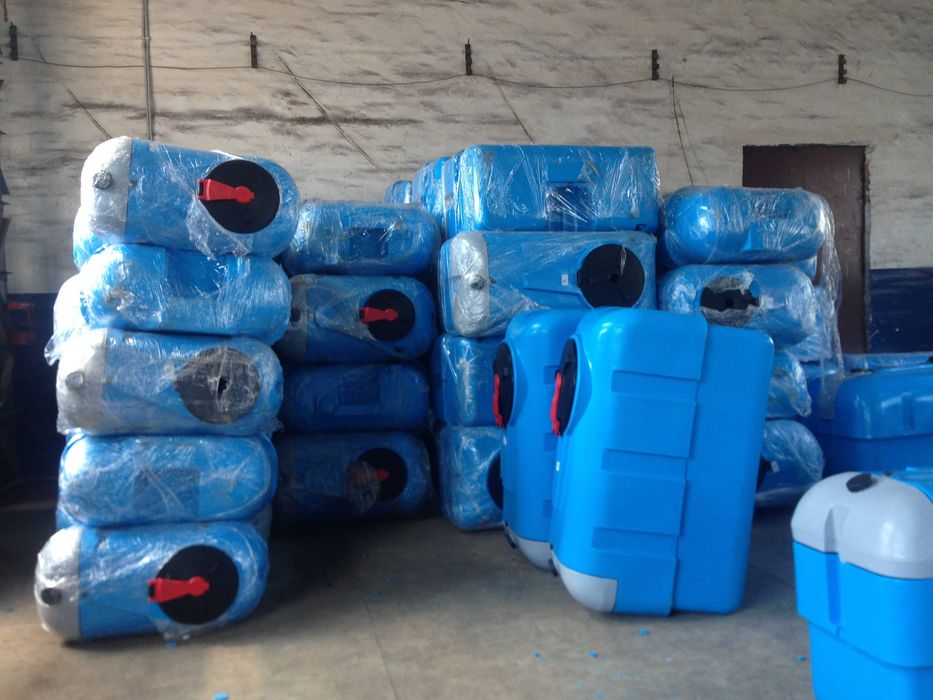 Бочка ємність бак на обприскувач оприскувач  Польща