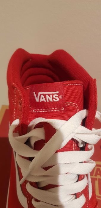 Ténis vans NOVOS vermelhos