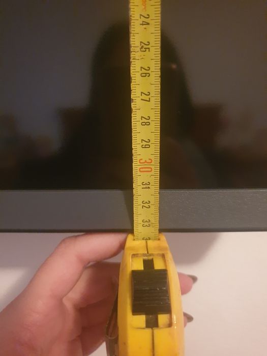 Tv LG pequena p/ quarto