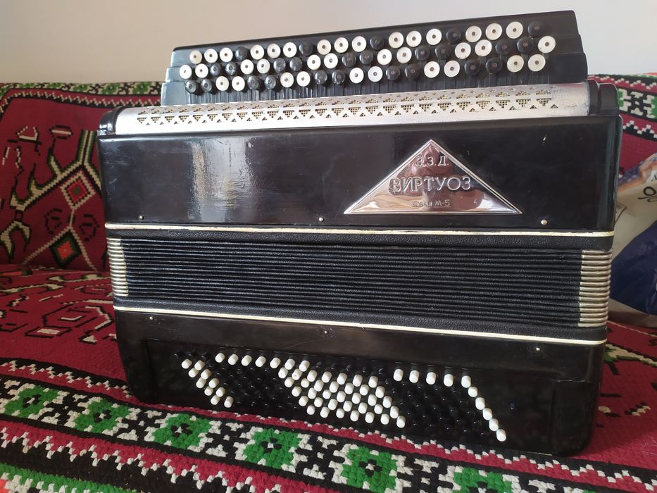 Продам баян "Віртуоз" (хорал М-5)