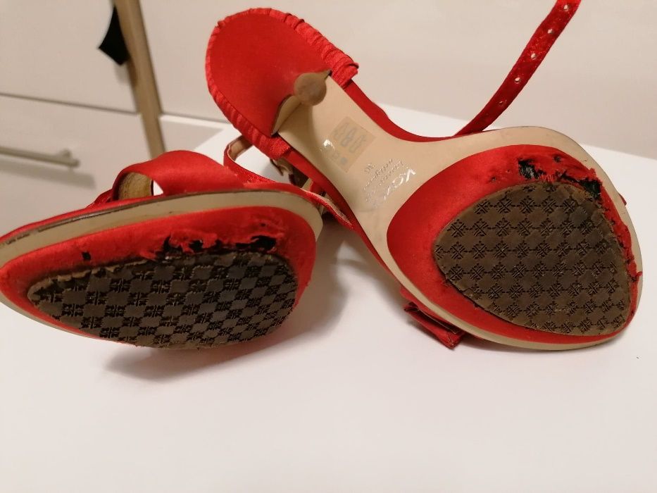 Przepiękne CZERWONE szpilki KAZAR