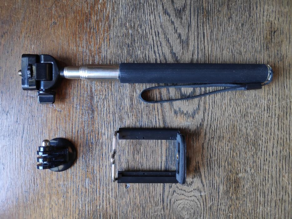 Selfie stick com adaptador camera/telefone