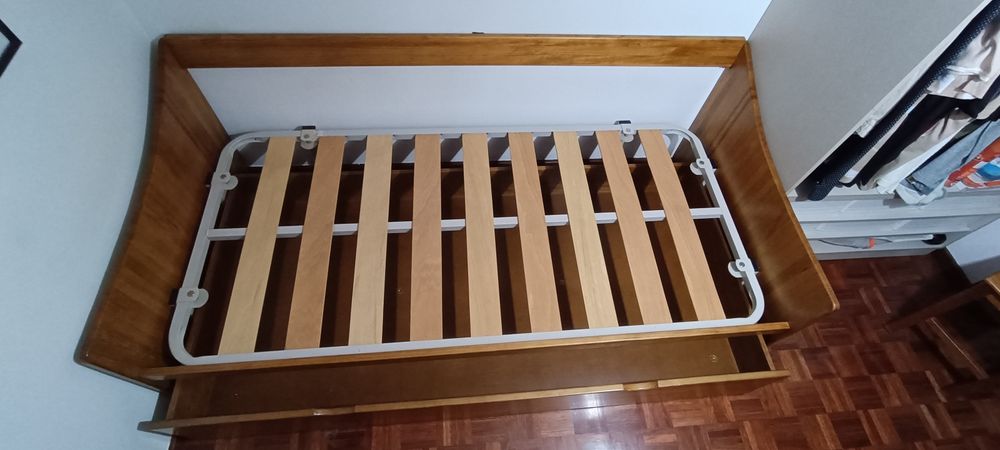 Cama Solteiro + estante 190*90