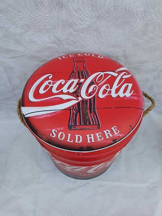 Banco, puf Coca Cola