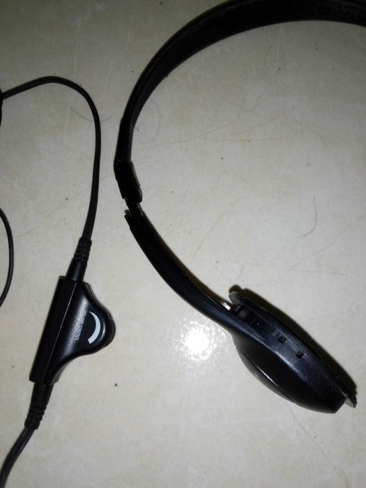 auscultadores com e sem microfone antigos