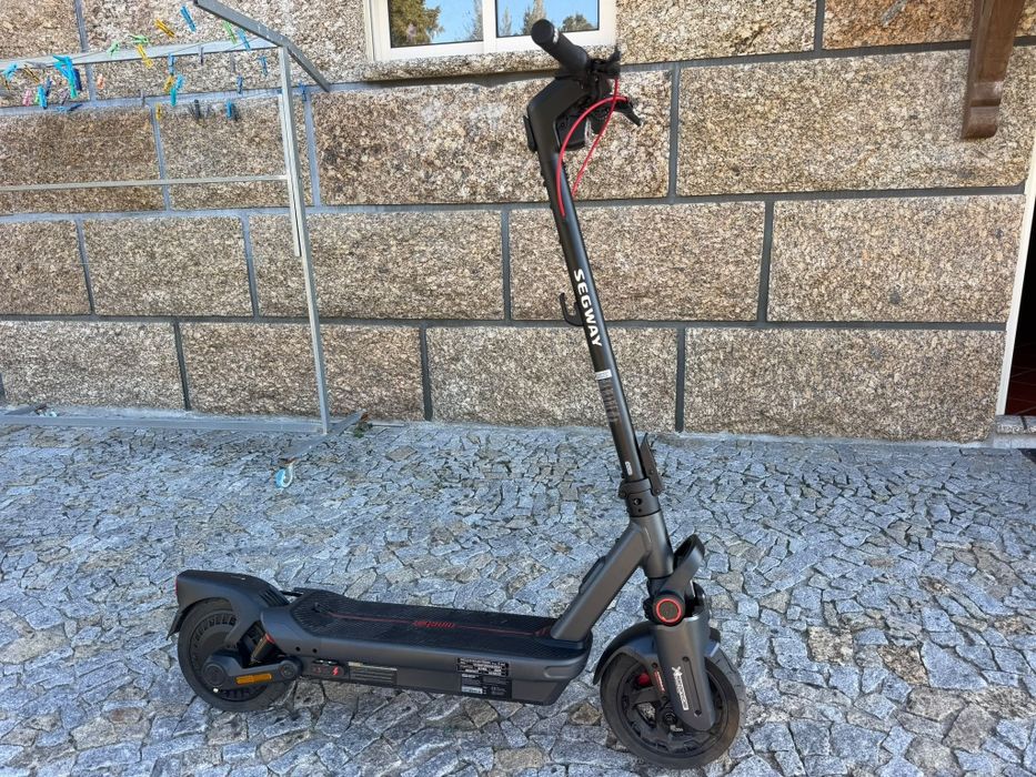 Trotinete Elétrica Segway Max G3