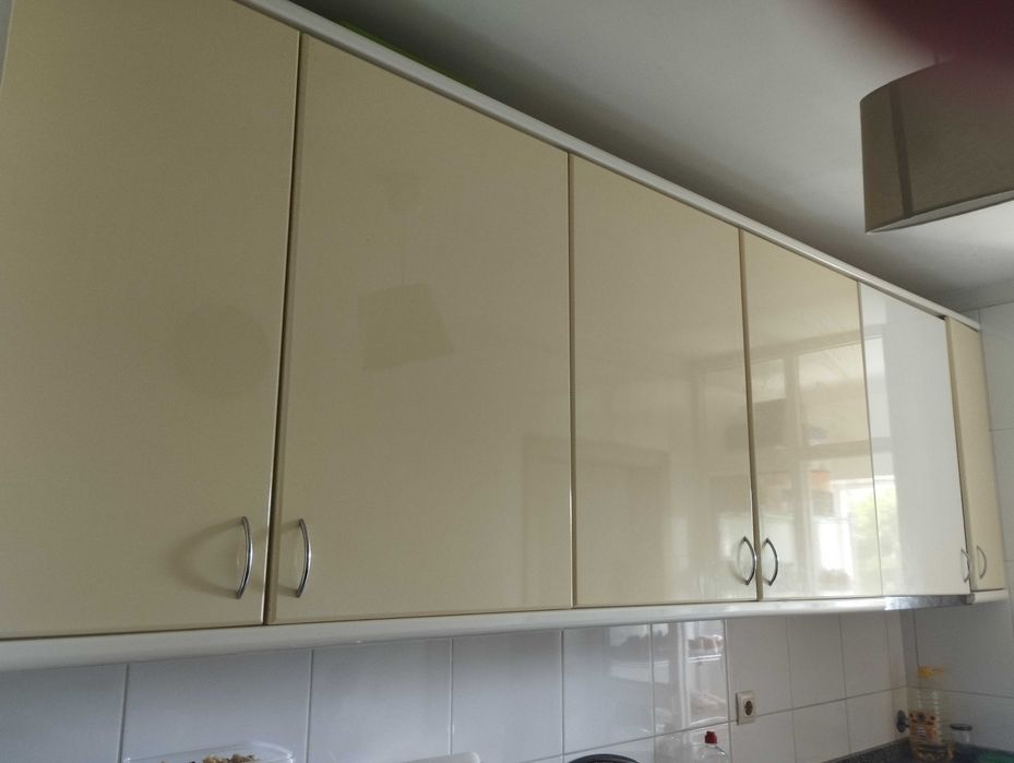 Lavatórios , bidés, e armários cozinha