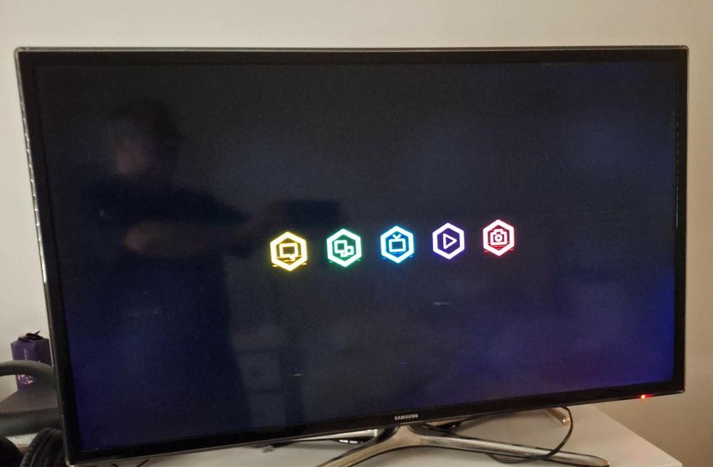 40" Full HD Flat Smart TV F6320