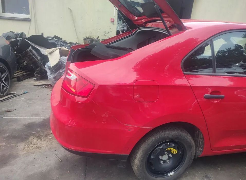 SEAT TOLEDO IV BŁOTNIK TYŁ LEWY PRAWY 2016