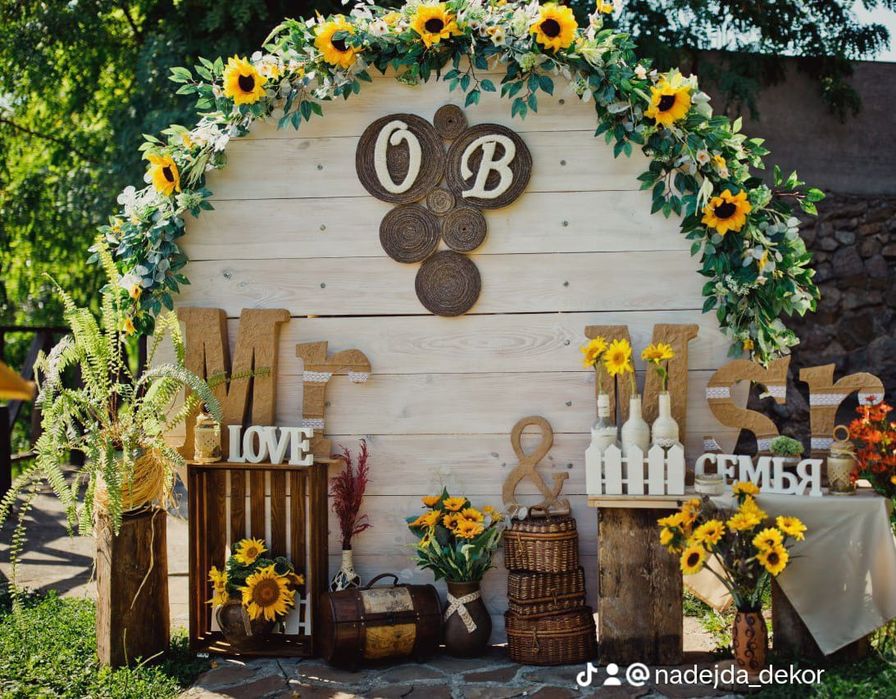 Прокат та продаж декору для свят та фотосесій