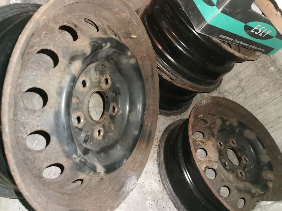 Felgi stalowe r15 5x114,3  60,1 mm. Toyota