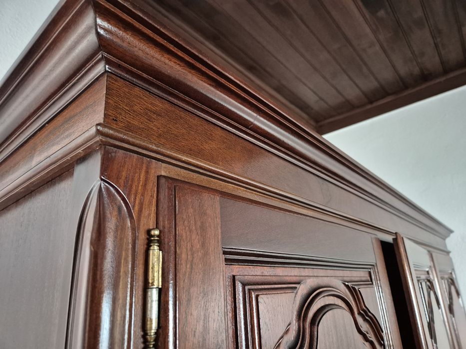 Roupeiro três portas