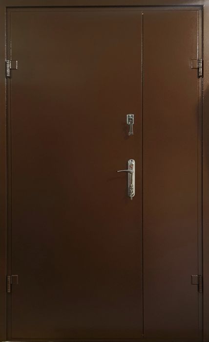 Полуторні двухстворчаті вхідні металеві двері входные металлические