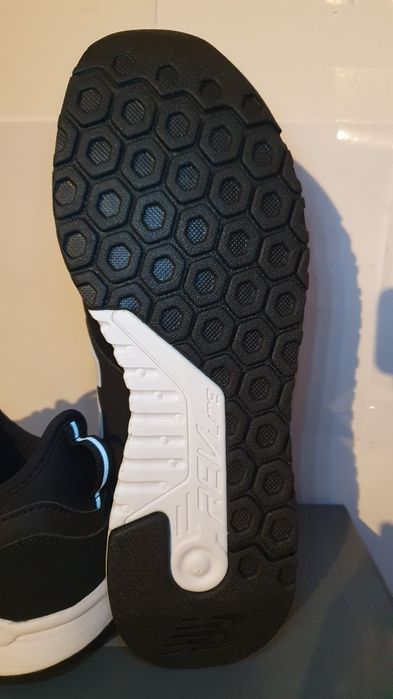 Sneakersy nowe męskie czarne New Balance rozmiar 42