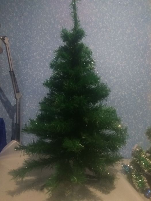 Ялинки штучні    .