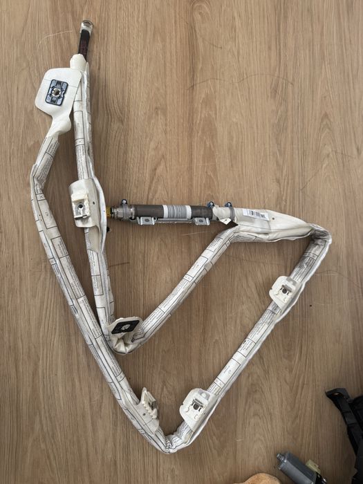 Kuurtyna prawa Mercedes CLS X218