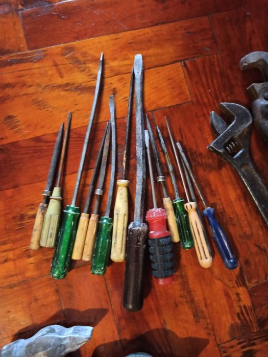 Інструменти слюсарні