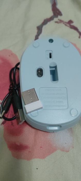 Бездротова,безшумна компактна миша
Підключення: