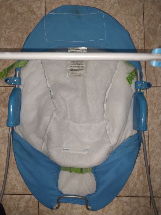 Шезлонг-гойдалка для немовлят 170 грн.