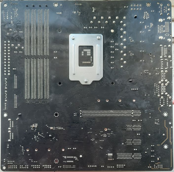 ASRock Z390M Pro4 (LGA 1151-v2) — Повний комплект, дефект сокета