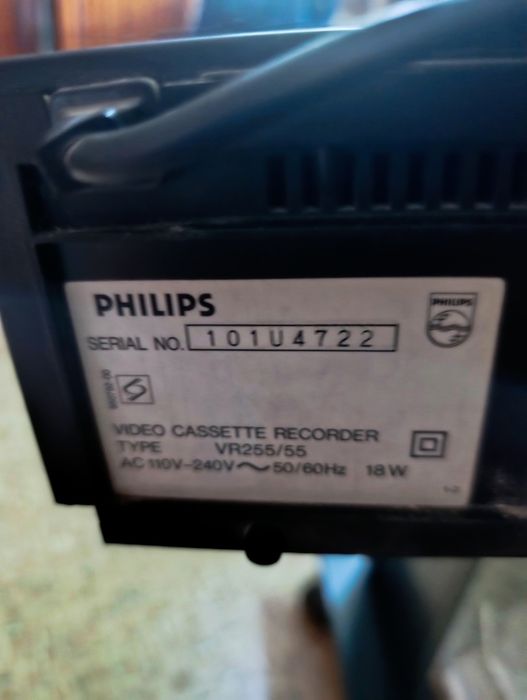 Продам відеомагнітофон Philips (виготовлений в Голандії)