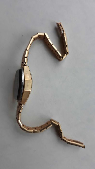 Красивые женские наручные часы луч ссср с позолотой Au с браслетом