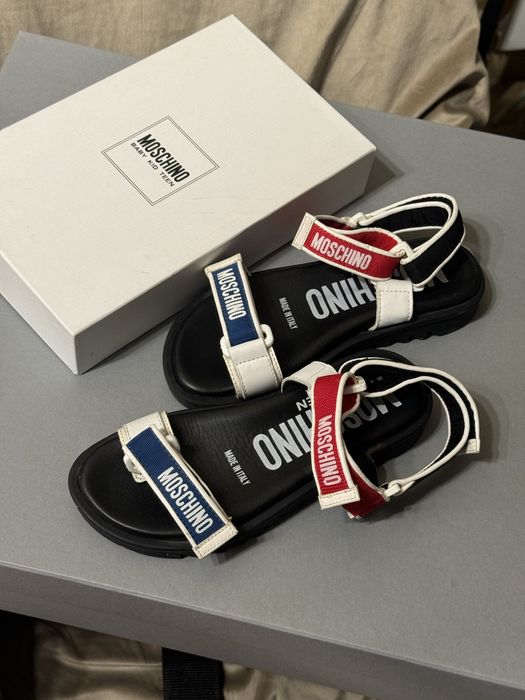 Сандалі Moschino 35