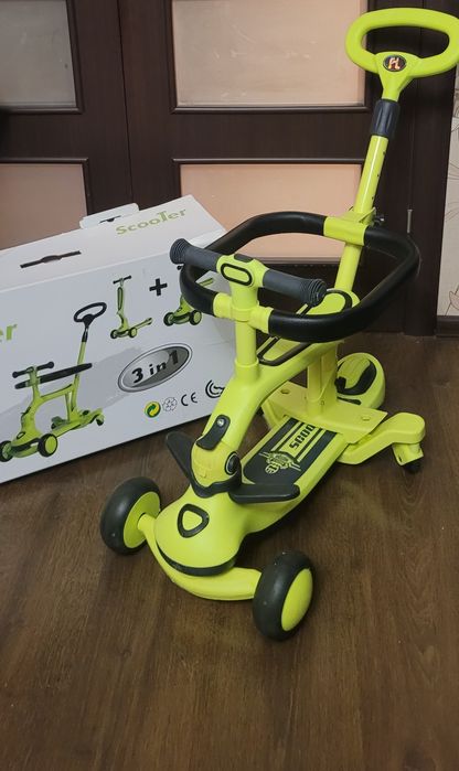 Детский трехколесный самокат-беговел