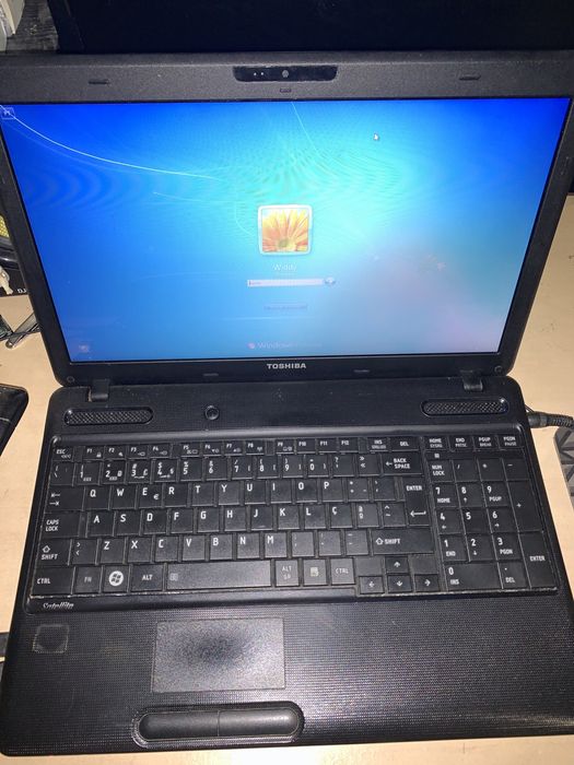 Toshiba Satellite W7