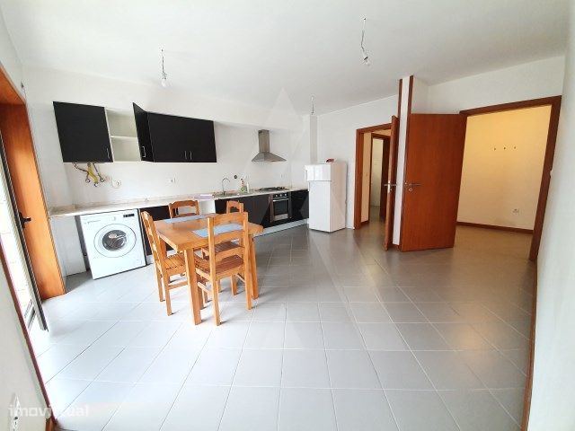 Apartamento T0+1 junto ao Glicínias