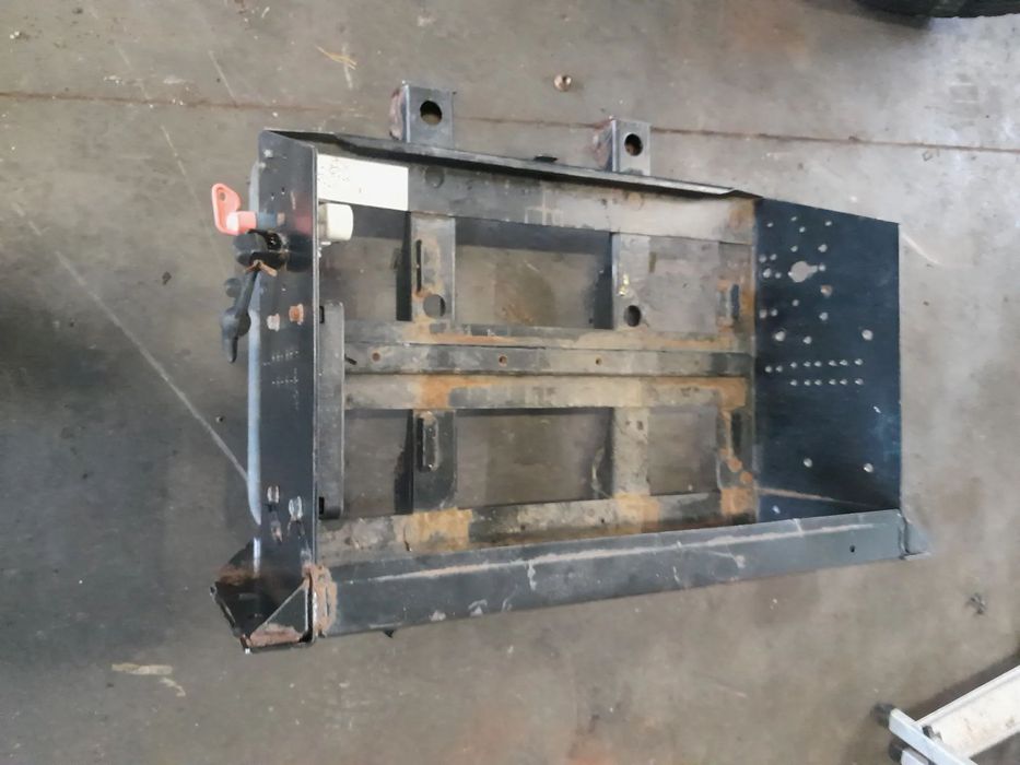 RENAULT MIDLUM DXI PODSTAWA SKRZYNKA AKUMULATORÓW 19.5