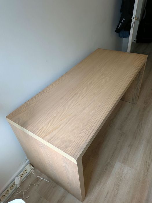 Secretaria de quarto ou escritório.