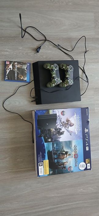 PS4 pro весь комплект у ідеальному стані