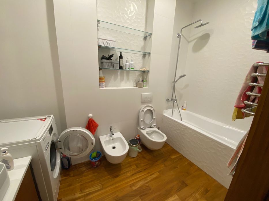 Продаж квартири в будинку по вул. Коновальця 120