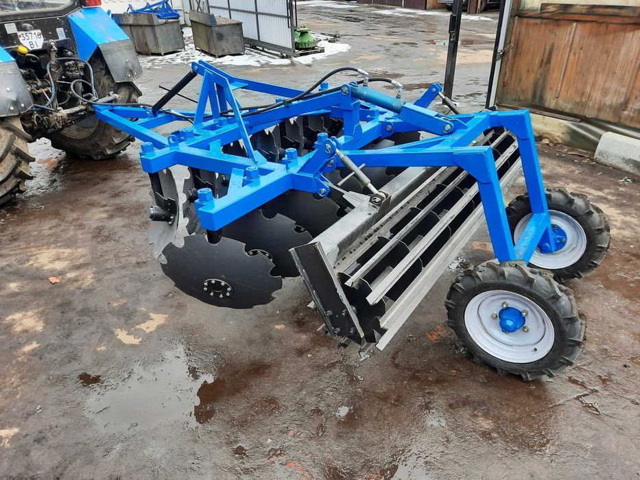 Культиватор причіпний КПГ-2,5 є навісний варіант. Борона дискова.
