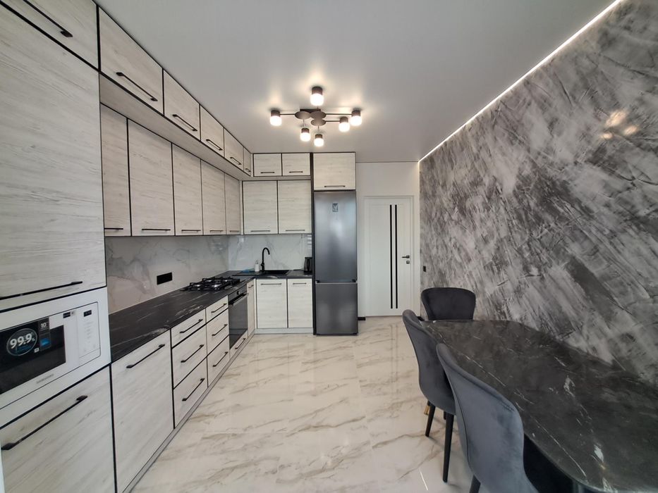 Е-Оселя, 1-к, Б. Хмельницького,57