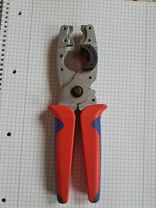KNIPEX 90 25 20 професійний труборіз